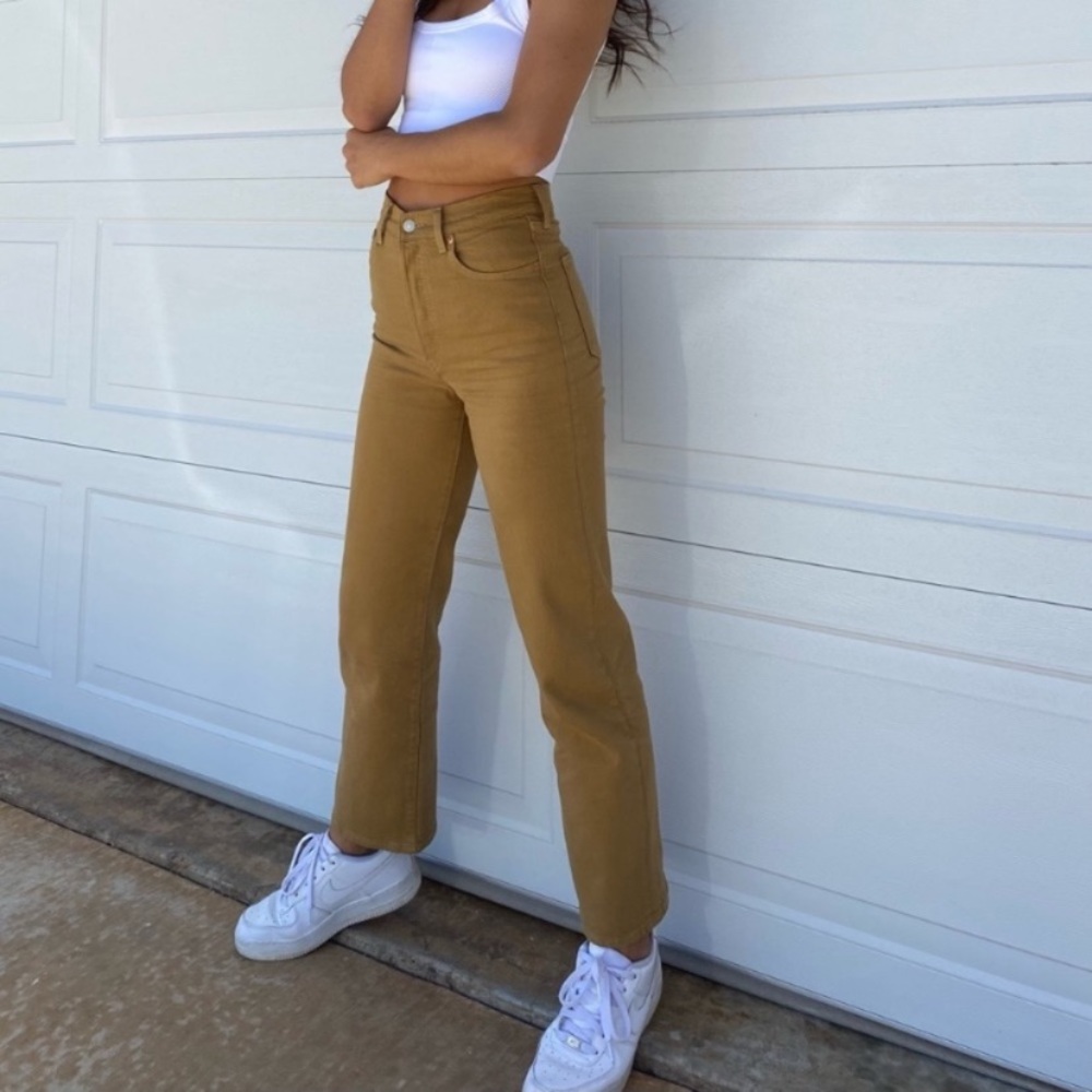 Last ONE Levi’s Ribcage Straight Jeans - Picture 2 of 16